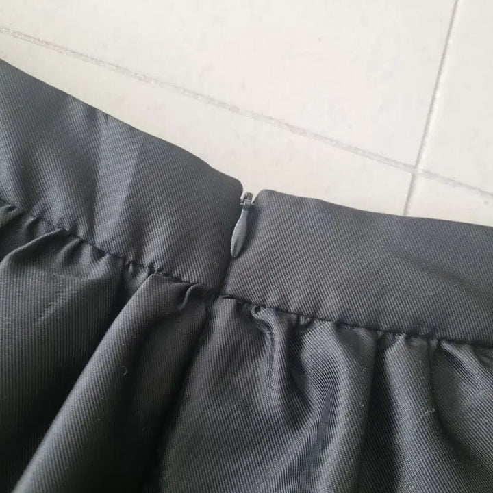 [SOLD OUT] 마르디메크르디 블랙 플레어 스커트