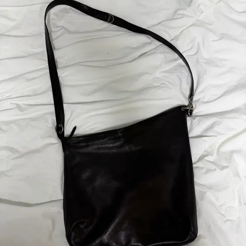 [SOLD OUT] 해칭룸 Archer Bag Lamb Skin Black