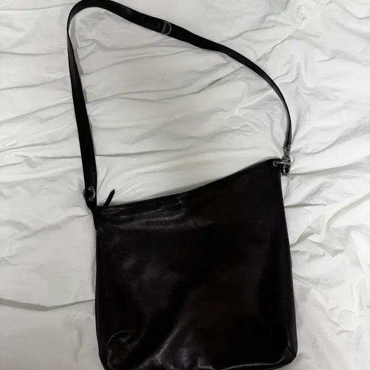 [SOLD OUT] 해칭룸 Archer Bag Lamb Skin Black