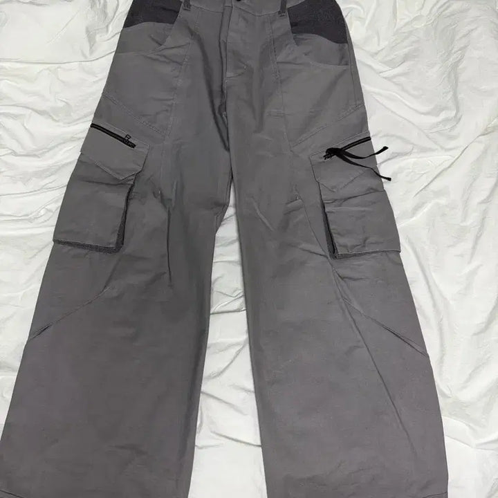 [SOLD OUT] (4)해칭룸 Darted Cargo Pants Wolf Grey