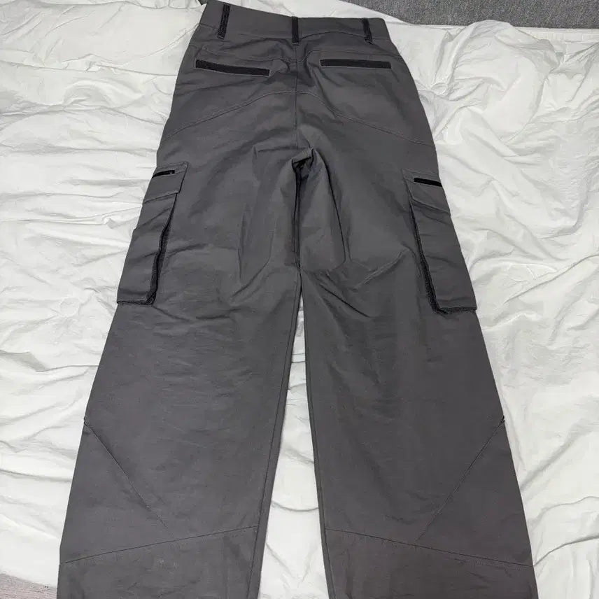 [SOLD OUT] (4)해칭룸 Darted Cargo Pants Wolf Grey