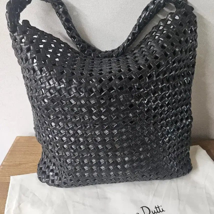 [BUNJANG] Massimo Dutti Intrecciato Woven Large Shoulder Bag / 새상품)마시모두띠 인트레치아토 우븐 빅 숄더백
