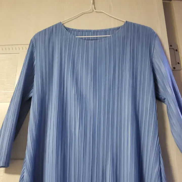 [BUNJANG] Pleated Color Block Long Dress - Sky Blue / 플리츠 배색 롱 원피스 하늘색
