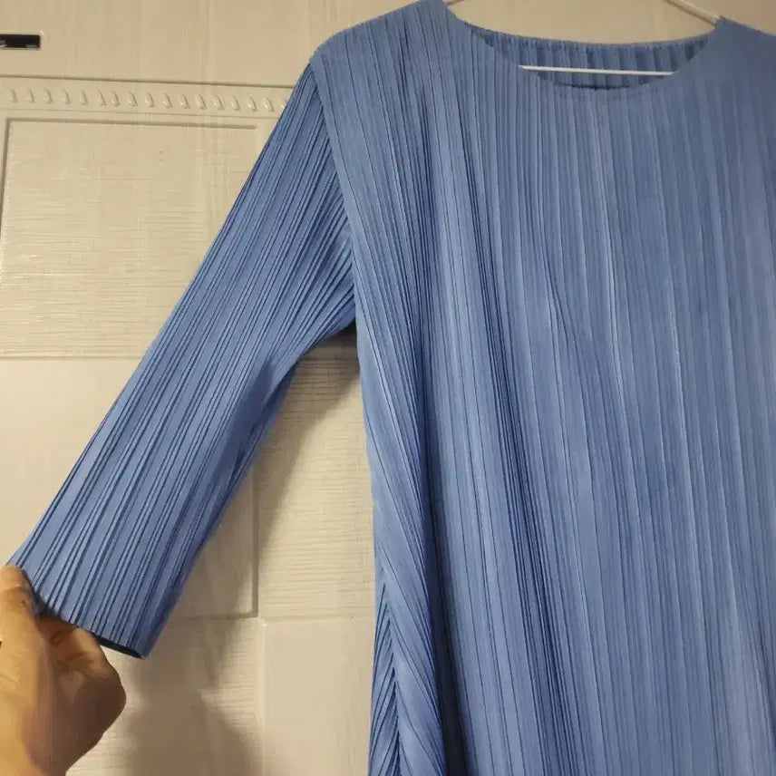 [BUNJANG] Pleated Color Block Long Dress - Sky Blue / 플리츠 배색 롱 원피스 하늘색