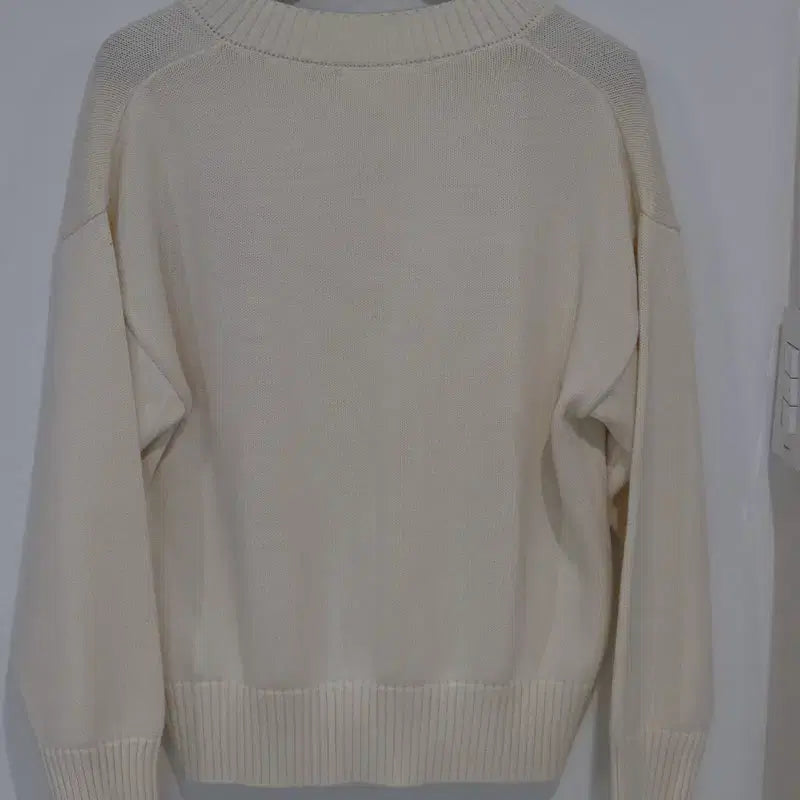 [BUNJANG] AMI Paris V-Neck Knit Sweater / 아미 니트 브이넥