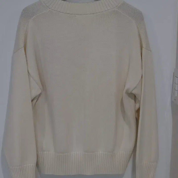 [BUNJANG] AMI Paris V-Neck Knit Sweater / 아미 니트 브이넥