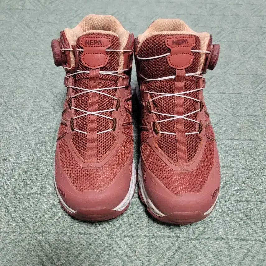 [BUNJANG] Nepa Foreto Mid Boa Hiking Boots / 네파 포레토 미드 보아 등산화