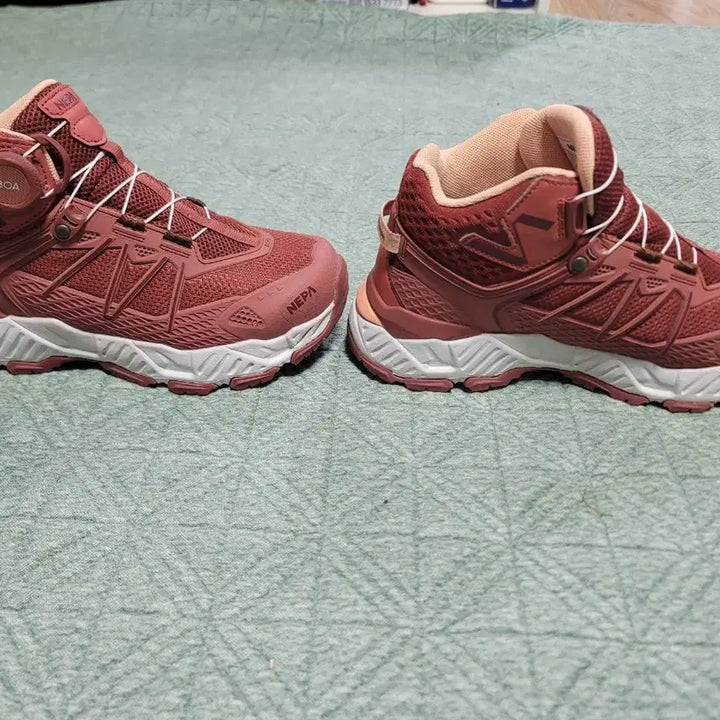 [BUNJANG] Nepa Foreto Mid Boa Hiking Boots / 네파 포레토 미드 보아 등산화