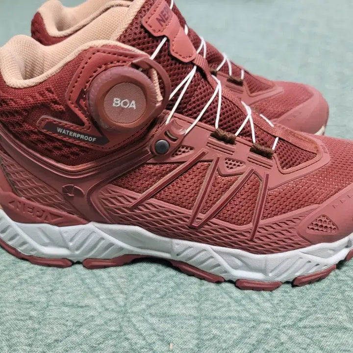 [BUNJANG] Nepa Foreto Mid Boa Hiking Boots / 네파 포레토 미드 보아 등산화