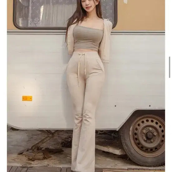 [BUNJANG] 카인다미 골반뽕 슬림 골반볼륨 트레이닝복 세트 / 카인다미 골반뽕 슬림 골반볼륨 트레이닝복 세트