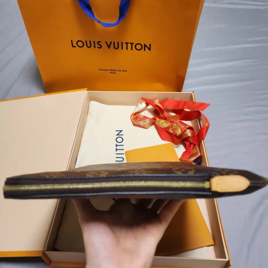 [BUNJANG] Louis Vuitton Etui Voyage MM Clutch Brown / [새상품급]루이비통 에튀보야주 MM 클러치 브라운