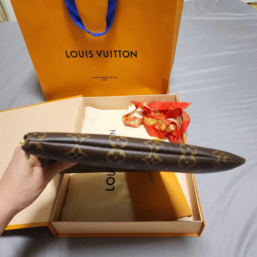 [BUNJANG] Louis Vuitton Etui Voyage MM Clutch Brown / [새상품급]루이비통 에튀보야주 MM 클러치 브라운