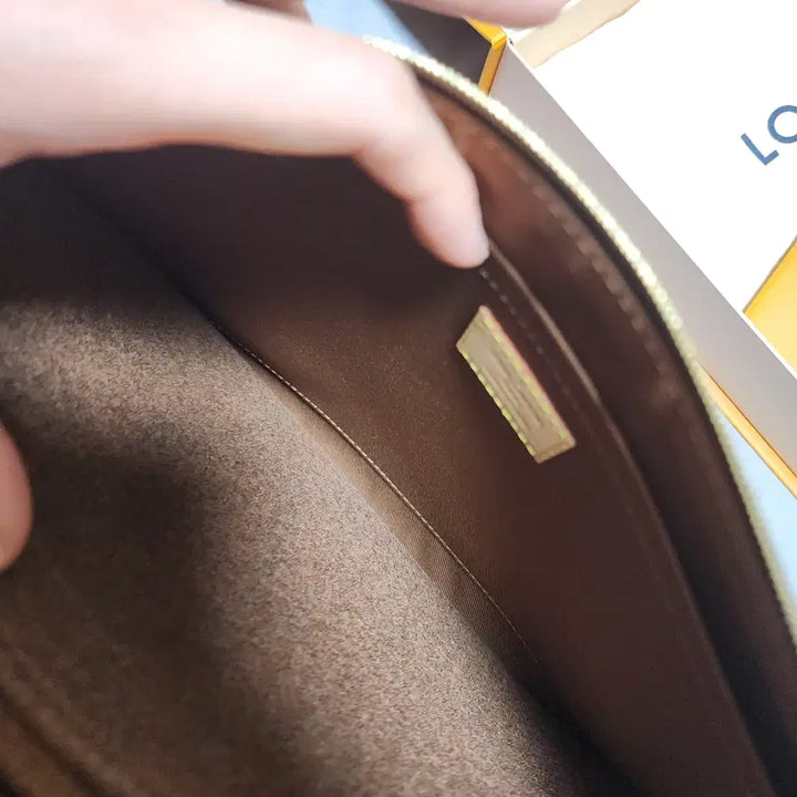 [BUNJANG] Louis Vuitton Etui Voyage MM Clutch Brown / [새상품급]루이비통 에튀보야주 MM 클러치 브라운