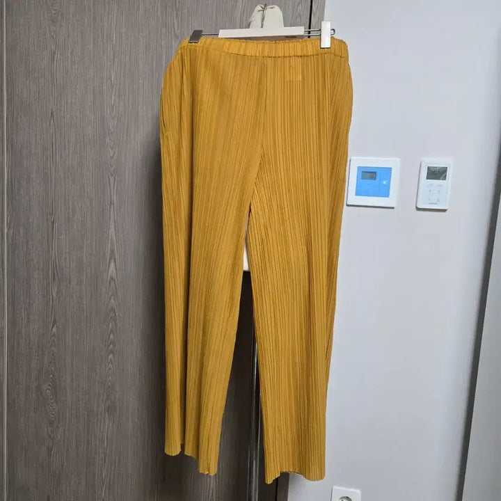 [BUNJANG] ANDIATA Mustard Pleated Trousers / ANDIATA 머스타드 플리츠 주름 바지 밴딩 L