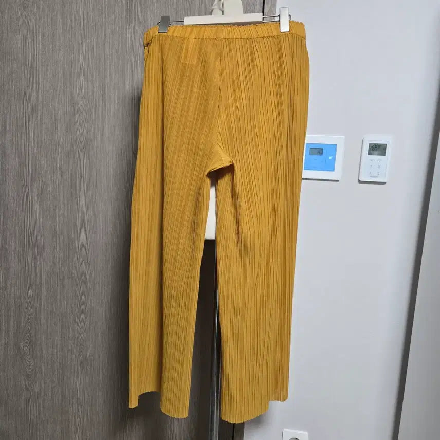 [BUNJANG] ANDIATA Mustard Pleated Trousers / ANDIATA 머스타드 플리츠 주름 바지 밴딩 L