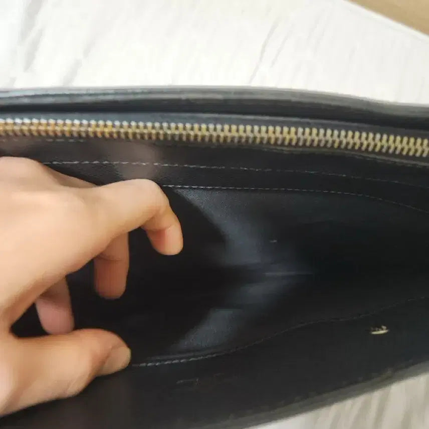 [BUNJANG] Louis Vuitton Taiga Rozan Briefcase / 루이비통 타이가 로잔 서류가방