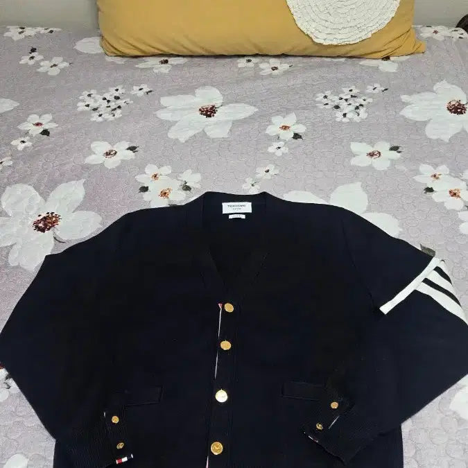 [SOLD OUT] 톰브라운밀라노스티치가디건3사이즈입니다