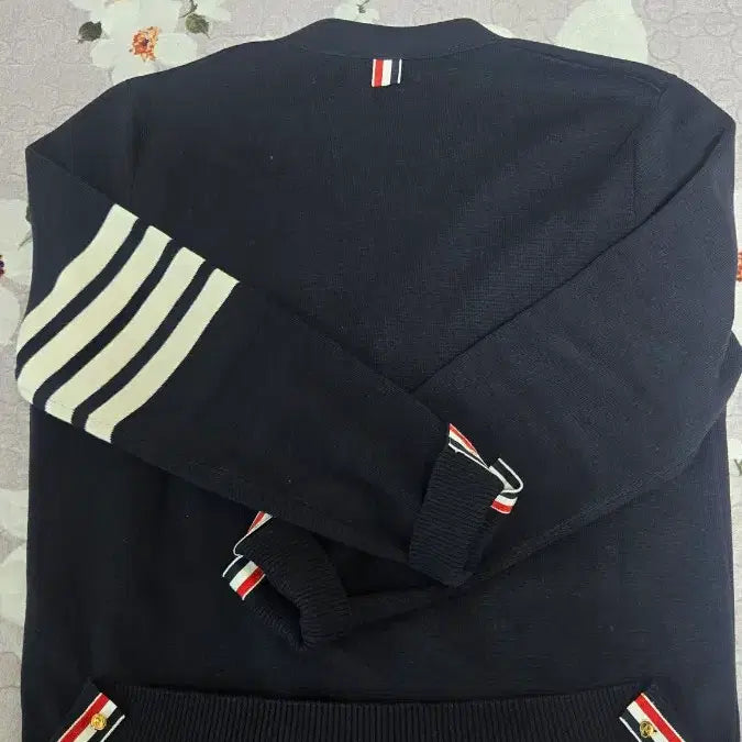 [SOLD OUT] 톰브라운밀라노스티치가디건3사이즈입니다