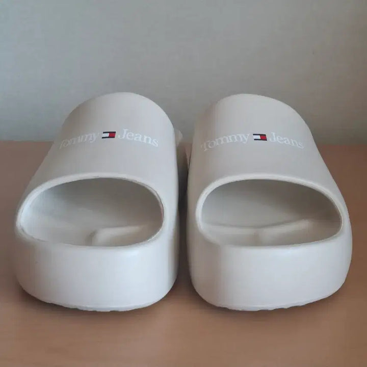 [BUNJANG] Tommy Hilfiger Platform Wedge Slippers / 타미힐피거 키높이 통굽 슬리퍼 37-38