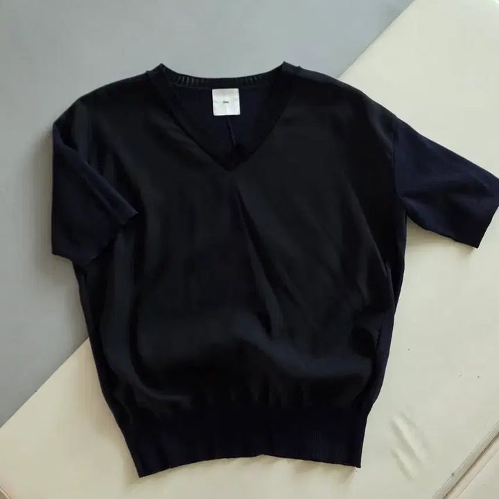 [BUNJANG] KUHO V-Neck Short-Sleeve T-Shirt Navy / 구호 반팔 티셔츠