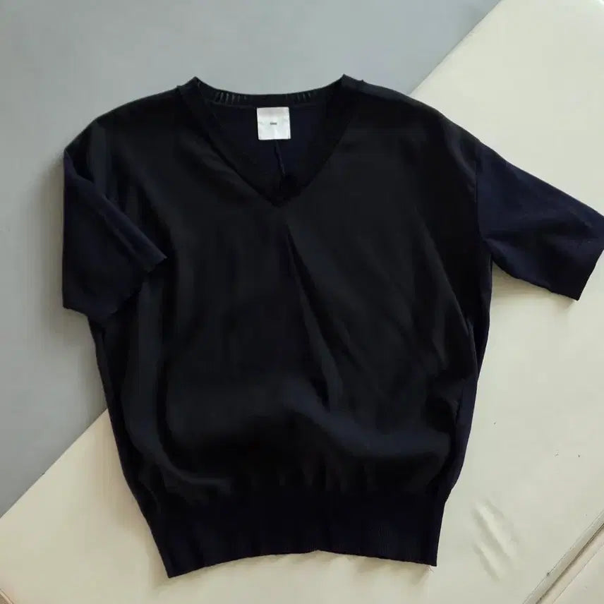 [BUNJANG] KUHO V-Neck Short-Sleeve T-Shirt Navy / 구호 반팔 티셔츠