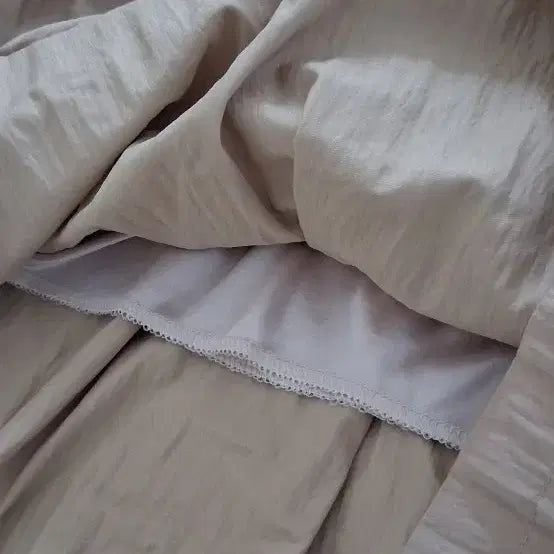 [BUNJANG] White Printed Sweatshirt &amp; Beige Long Skirt Set / 흰색 프린팅 맨투맨 + 베이지 롱 스커트