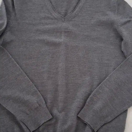 [BUNJANG] Hugo Boss Gray V-Neck Long Sleeve Knit Sweater / 휴고보스. 그레이 V넥 긴팔 니트