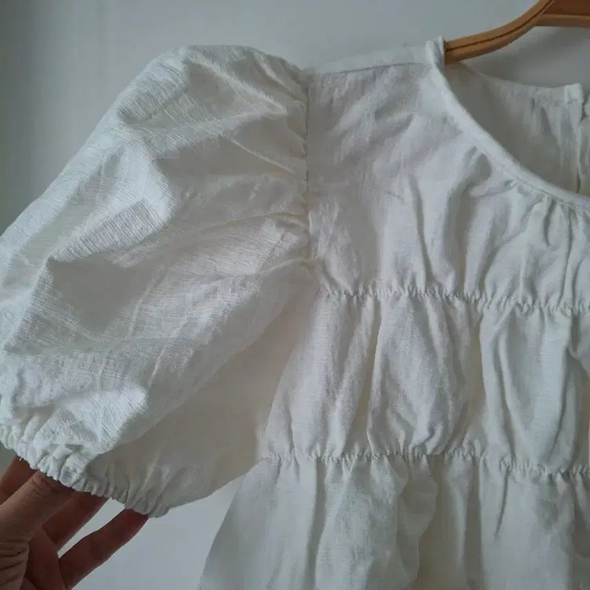 [BUNJANG] Ivory Puff Short Sleeve Blouse / 아이보리 퍼프 반팔 블라우스 55~66