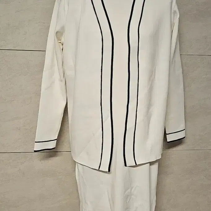 [BUNJANG] Ivory Colorblock Knit Cardigan and Dress Set / (새상품)  아이보리  배색 니트 가디건 세트