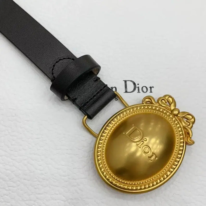 [SOLD OUT] 디올 로고 레터 골드 버클 벨트폭 2.5cm