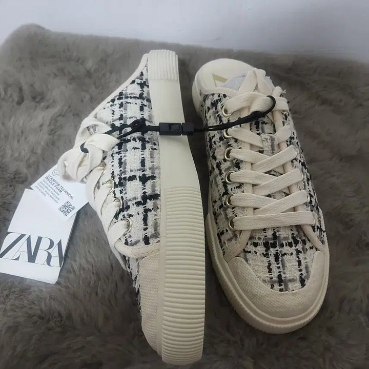 [BUNJANG] ZARA Tweed Slip-on Mules Sneakers / New 새상품 자라 슬립온 뮬 운동화 스니커즈 블로퍼 여자 38 250