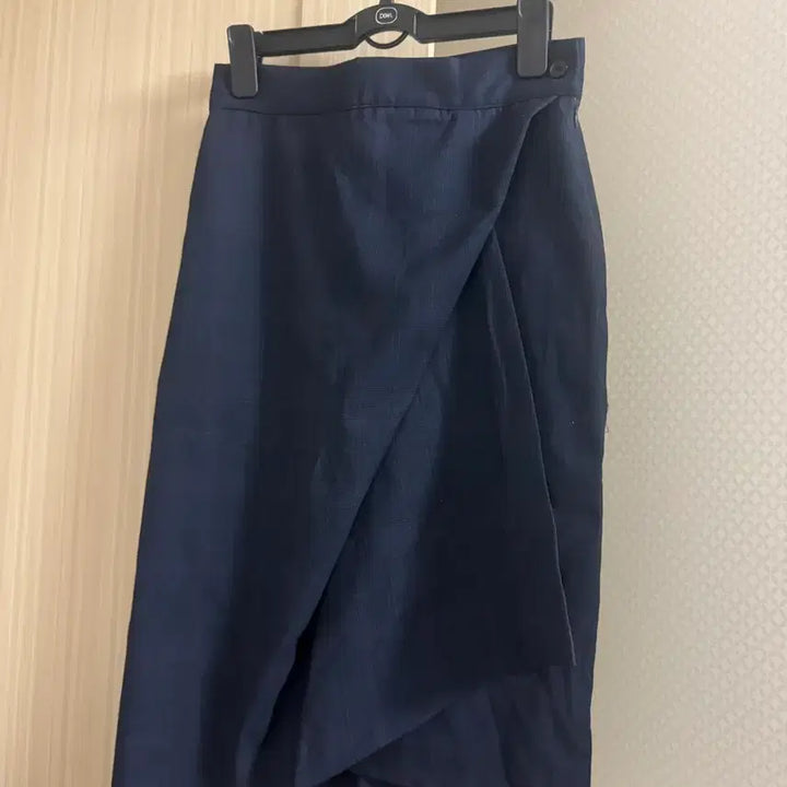 [BUNJANG] Navy Check Midi Skirt / 미디스커트 새상품