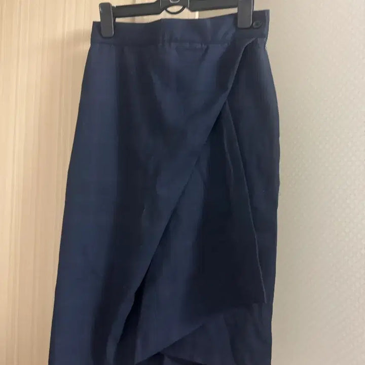 [BUNJANG] Navy Check Midi Skirt / 미디스커트 새상품