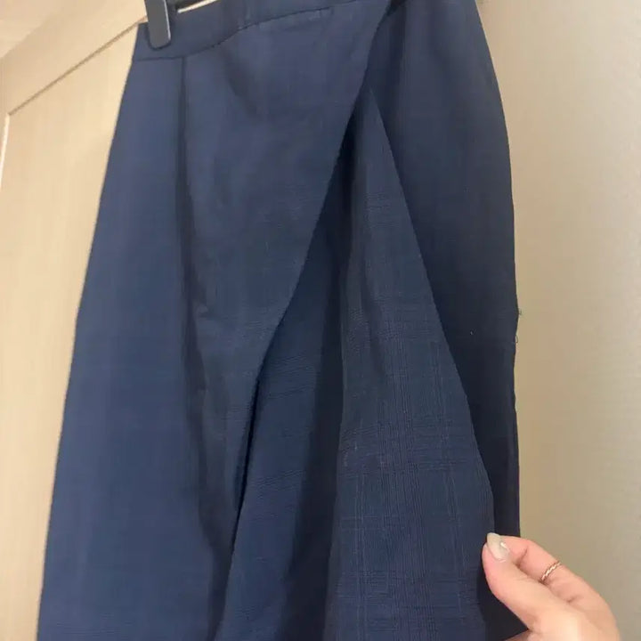 [BUNJANG] Navy Check Midi Skirt / 미디스커트 새상품