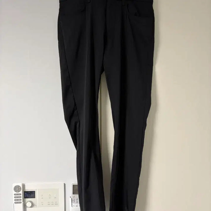 [SOLD OUT] 새제품 띠어리 슬랙스 팬츠 Slim-Fit In Ascend Tech