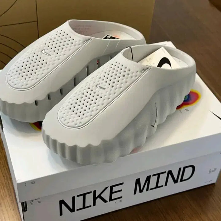 [SOLD OUT] 나이키 마인드001 230mm 스모크 그레이크롬 새상품