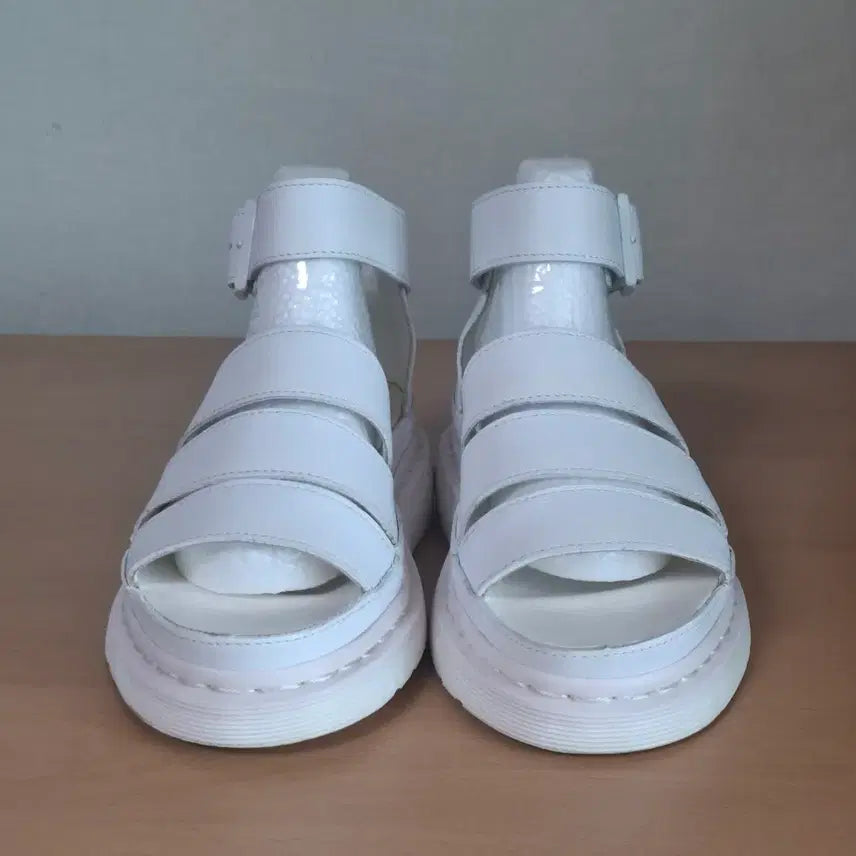 [BUNJANG] Dr. Martens Clarissa Sandal / 닥터마틴 클라리사 샌들 38