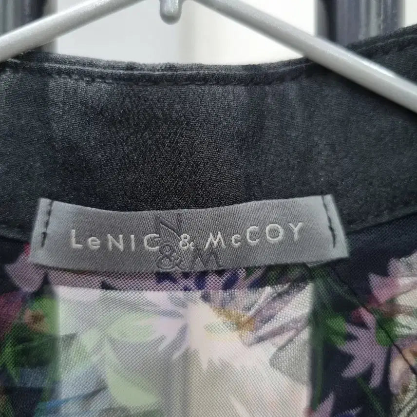 [SOLD OUT] Le  NIC &amp;McCOY 플라워 시스루 블라우스