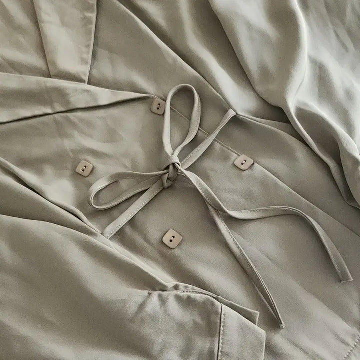 [BUNJANG] Ribbon Tie Blouse Greige (L) / 그레이지색 리본 매듭 블라우스 (L)