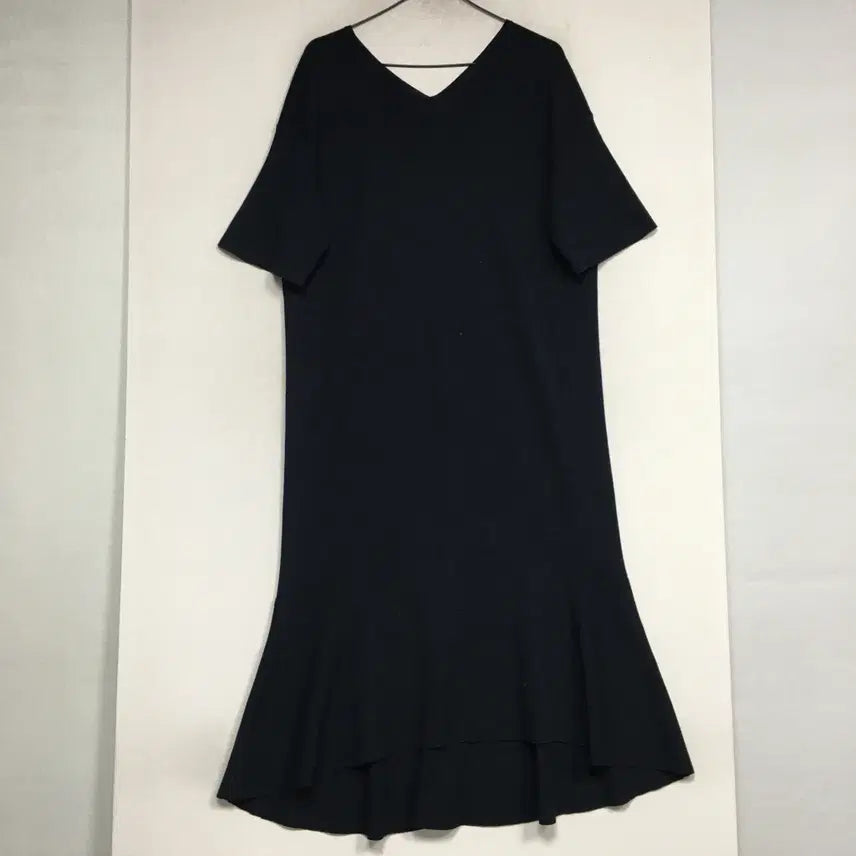 [BUNJANG] TIME V-Neck Knit Midi Dress / TIME 타임 브이넥 니트 원피스 F