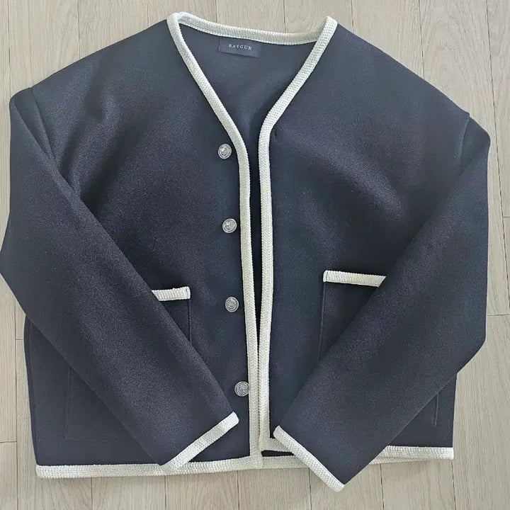 [SOLD OUT] 트위드 가디건 블랙 화이트 일괄 판매합니다