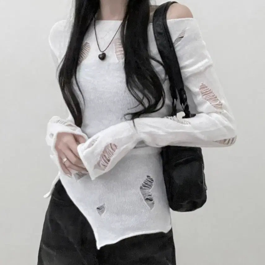 [BUNJANG] Amebly Damage Knit White / 에이블리 데미지 니트 화이트
