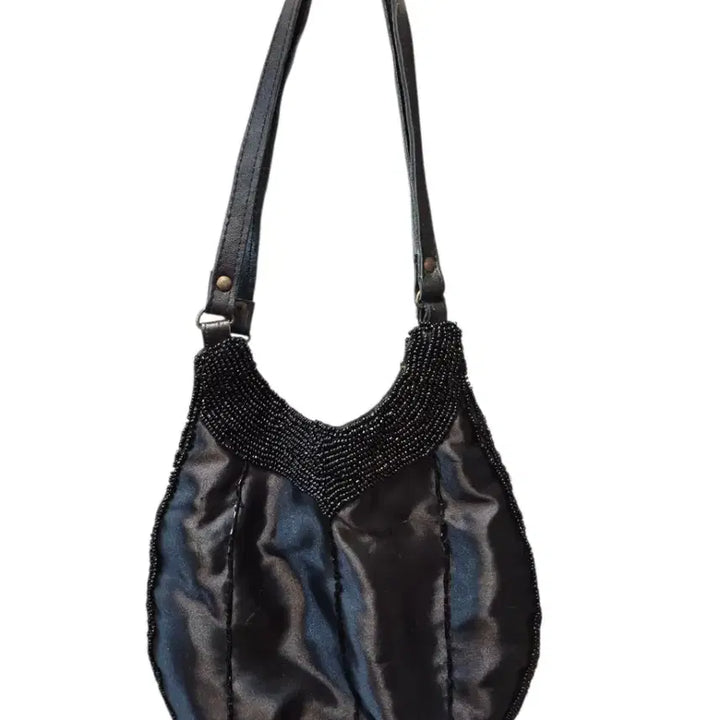 [BUNJANG] iBLUES Black Satin Beaded Shoulder Bag with Tassel Accent / iBLUES 블랙 새틴 비즈 숄더백 태슬 장식 Y2K