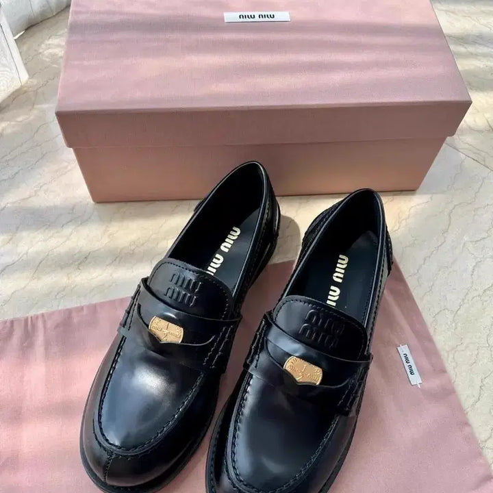 [BUNJANG] Miu Miu Coin Loafers - Black / 미우미우 코인 로퍼 / 블랙