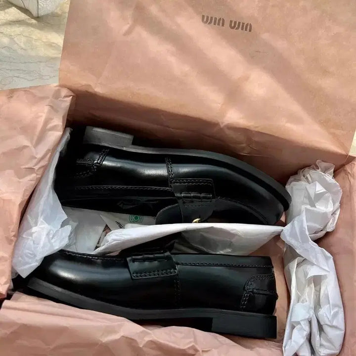 [BUNJANG] Miu Miu Coin Loafers - Black / 미우미우 코인 로퍼 / 블랙