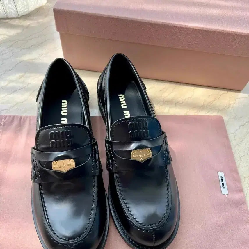 [BUNJANG] Miu Miu Coin Loafers - Black / 미우미우 코인 로퍼 / 블랙