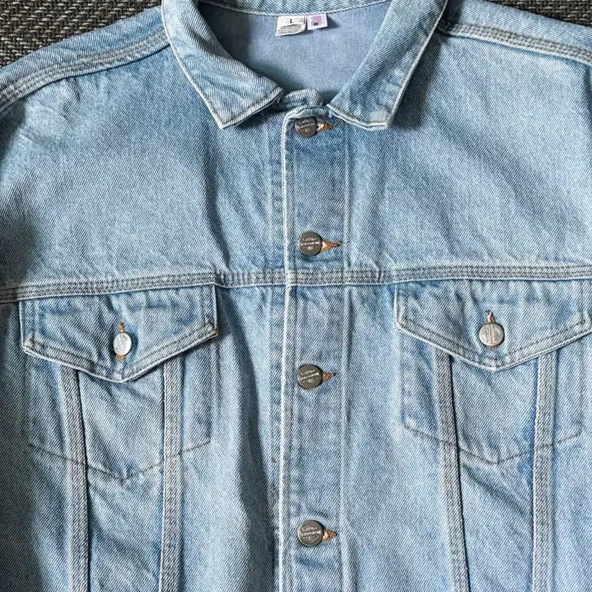 [BUNJANG] 90s Harley-Davidson Light Washed Denim Trucker Jacket (USA) / 90s USA 할리 데이비슨 라이트 워시드 데님자켓 (100-105)