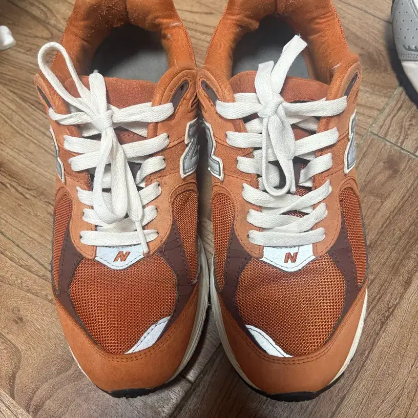 [BUNJANG] New Balance 2002 Rust Oxide Sneakers / 뉴발란스 2002 러스트옥사이드 270