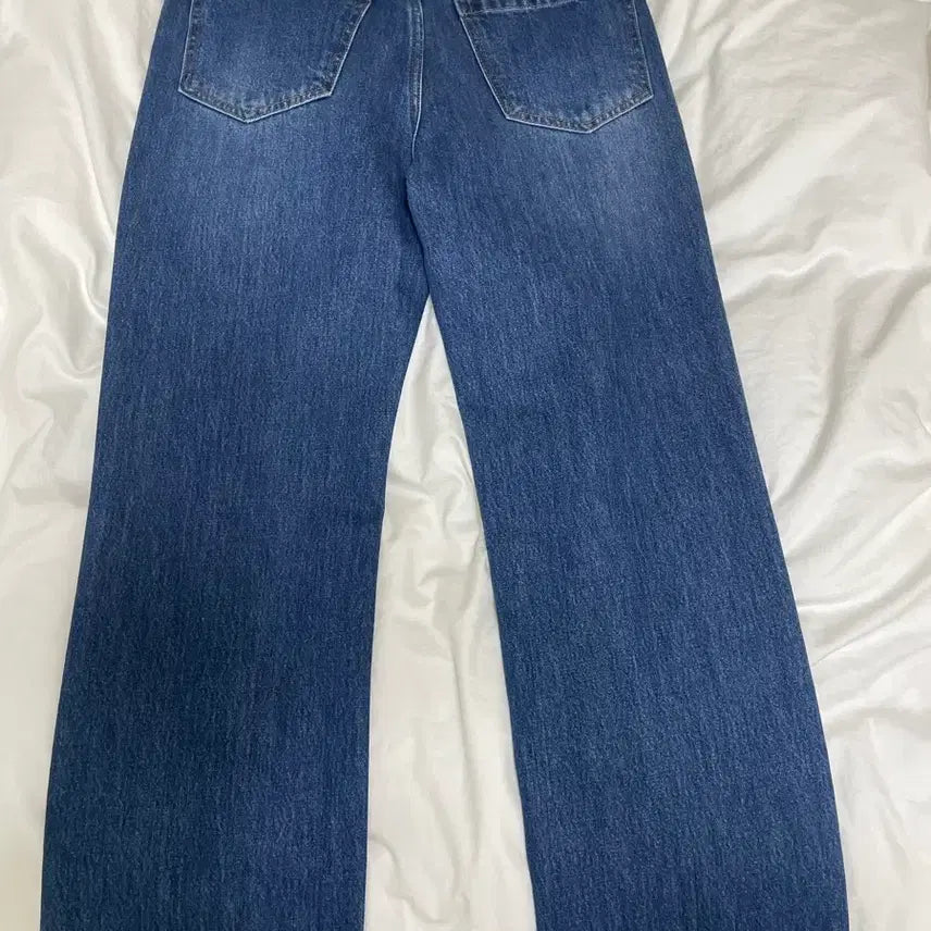 [SOLD OUT] 우영미 25ss 뉴 스트레이트 진 판매합니다