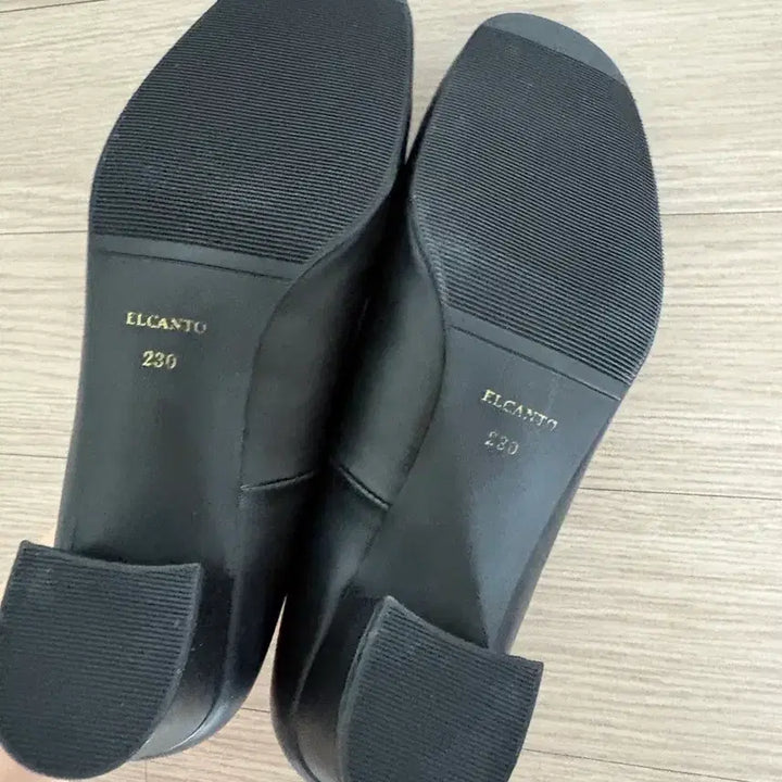 [BUNJANG] Korean Air Flight Attendant Uniform Shoes 230 / 대한항공 승무원 기내화 230